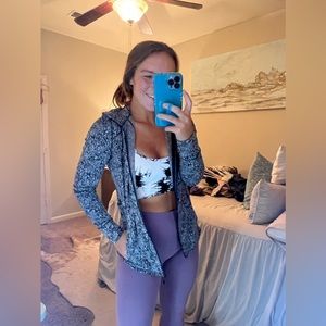 Lululemon define DUPE jacket - size S (mis-sized)